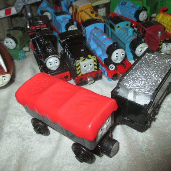 Thomas Tank Engine Huge Lot Metal Die Cast & Plastic Trains Plus Plastic Track - Picture 6 of 9